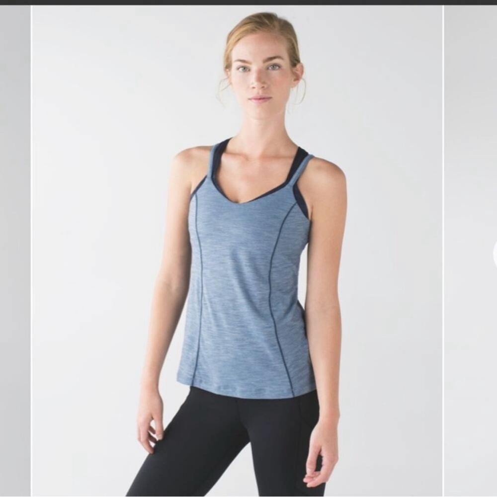 Lululemon Run for Gold Tank in Heathered Blue Denim/Deep Navy Camo. Size 4